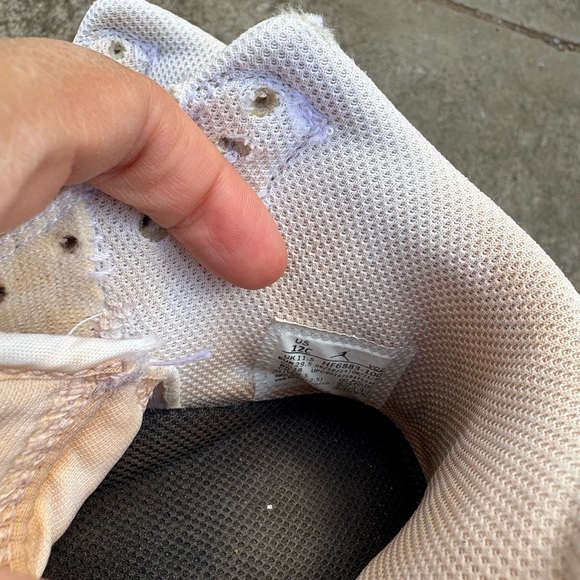 Nike Air Jordan Kids White, Black, and Gold Cleats - Picture 6 of 6